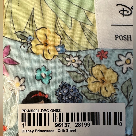 •New•Posh Peanut “Disney Princess” Crib Sheet - Picture 4 of 6